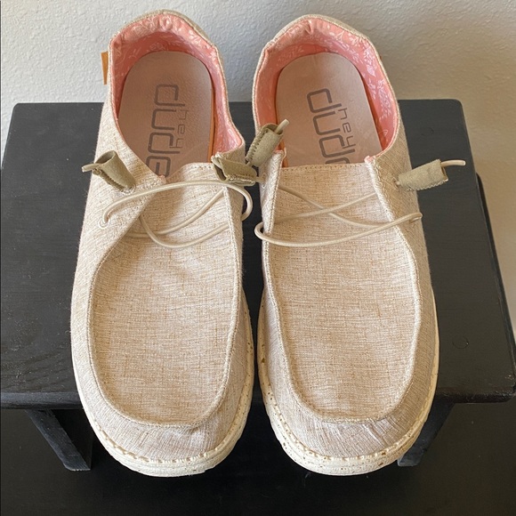 Hey Dude Wendy Beige Shoes with Pink Lining Size 10 - Picture 4 of 9